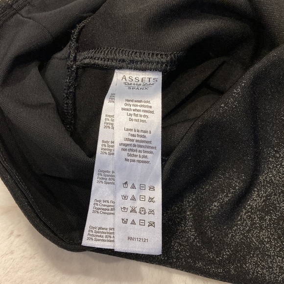 SPANX Assets Red Hot Label Black Sheen Structured Shine Leggings M - Picture 12 of 14